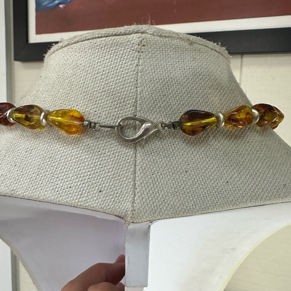 Unusual unique swirled amber colored statement necklace - Picture 4 of 7